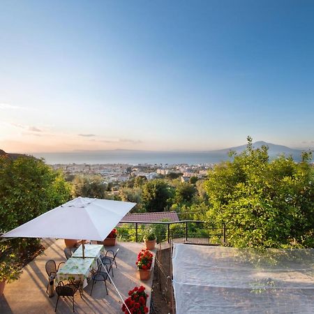 Sorrentovibes - Sea View Rooftop Apartment With Jacuzzi & Garden Exterior foto