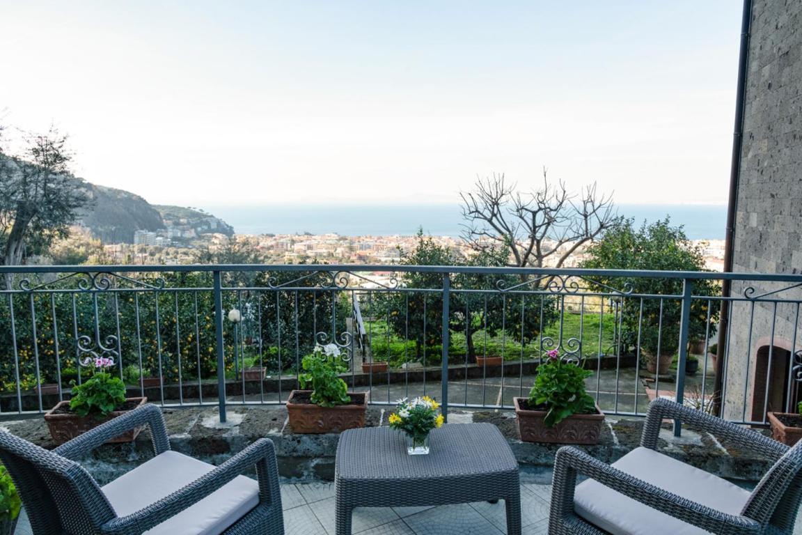 Sorrentovibes - Sea View Rooftop Apartment With Jacuzzi & Garden Exterior foto