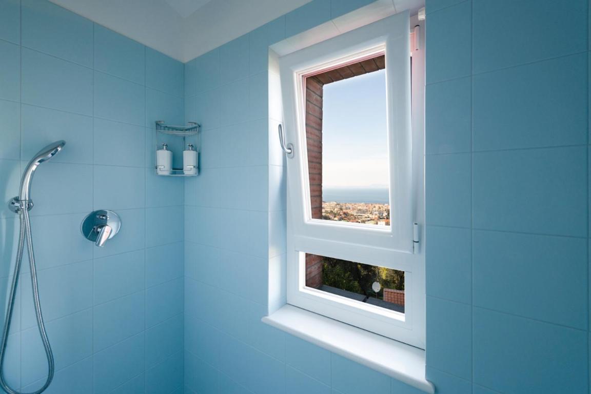 Sorrentovibes - Sea View Rooftop Apartment With Jacuzzi & Garden Exterior foto