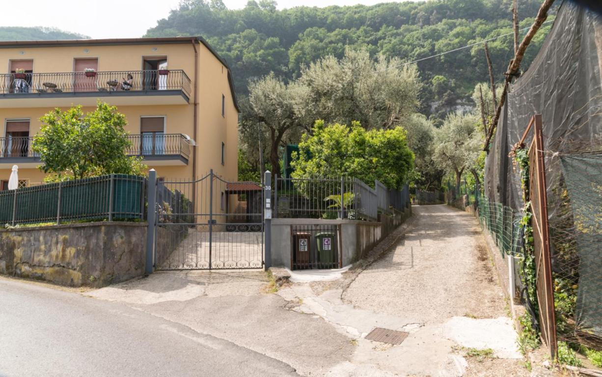 Sorrentovibes - Sea View Rooftop Apartment With Jacuzzi & Garden Exterior foto