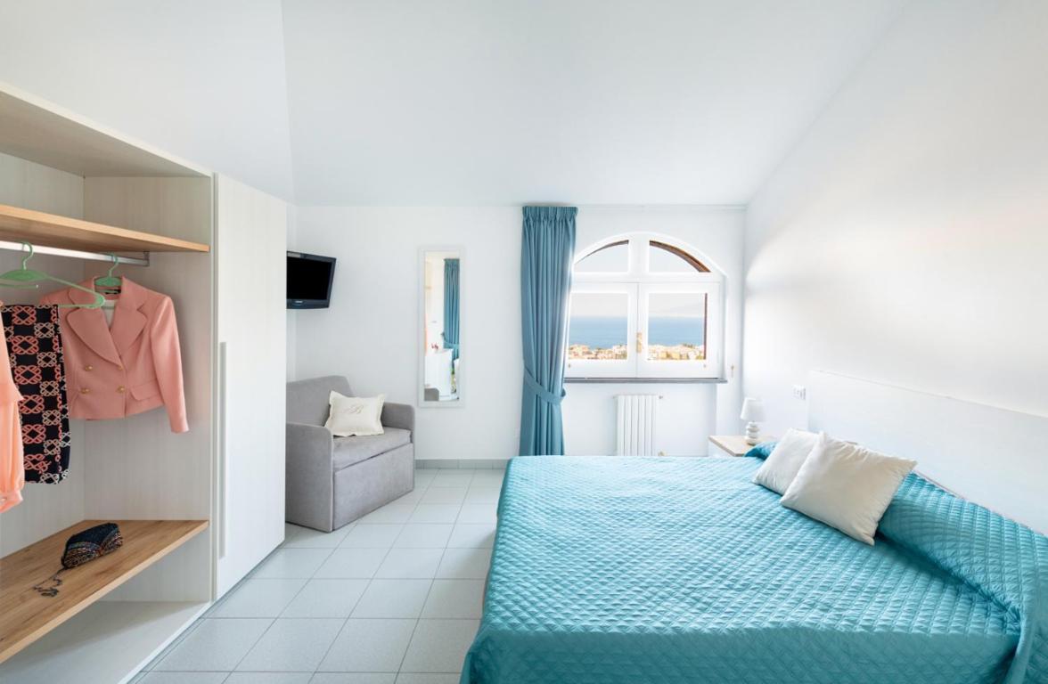 Sorrentovibes - Sea View Rooftop Apartment With Jacuzzi & Garden Exterior foto