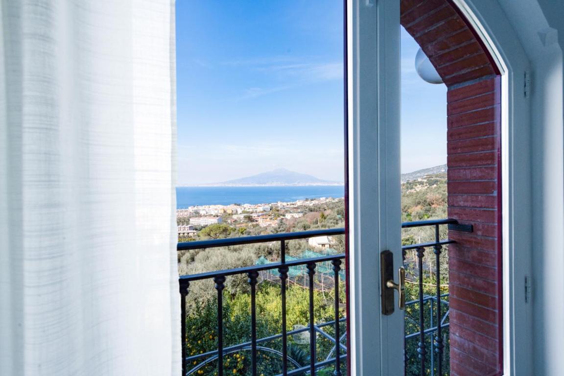 Sorrentovibes - Sea View Rooftop Apartment With Jacuzzi & Garden Exterior foto